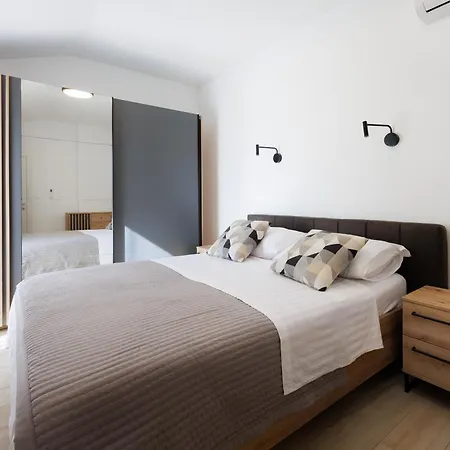 Opat Apartment Murter