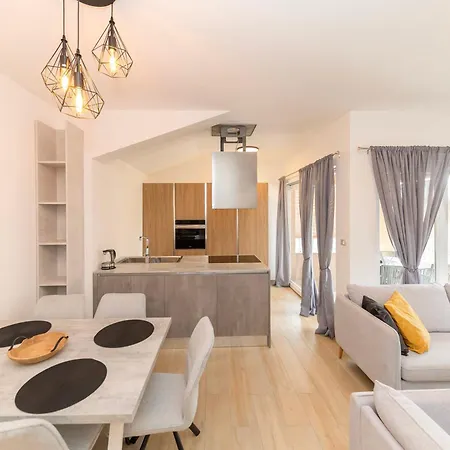 Opat Lägenhet Murter