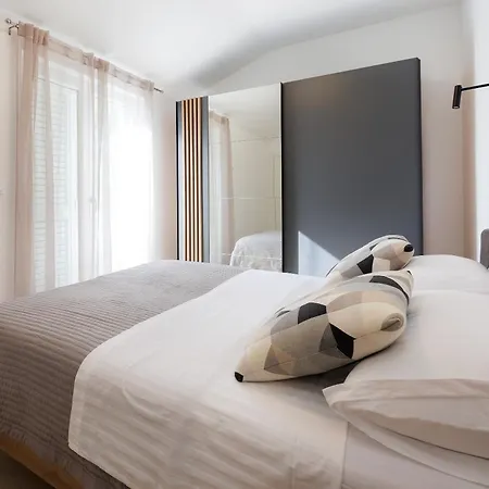 Opat Lägenhet Murter